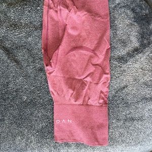 NVGTN Crimson CONTOUR SEAMLESS LEGGINGS